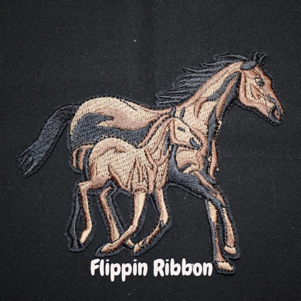 Horse with Colt Iron-on Applique - Flippin Ribbon